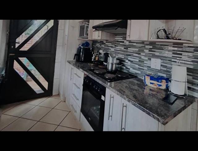 3 BEDROOM HOUSE FOR SALE IN THE ORCHARDS